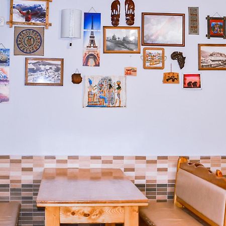 Guest House Mandrivnyi Rooms&Apartments Yasinia Esterno foto