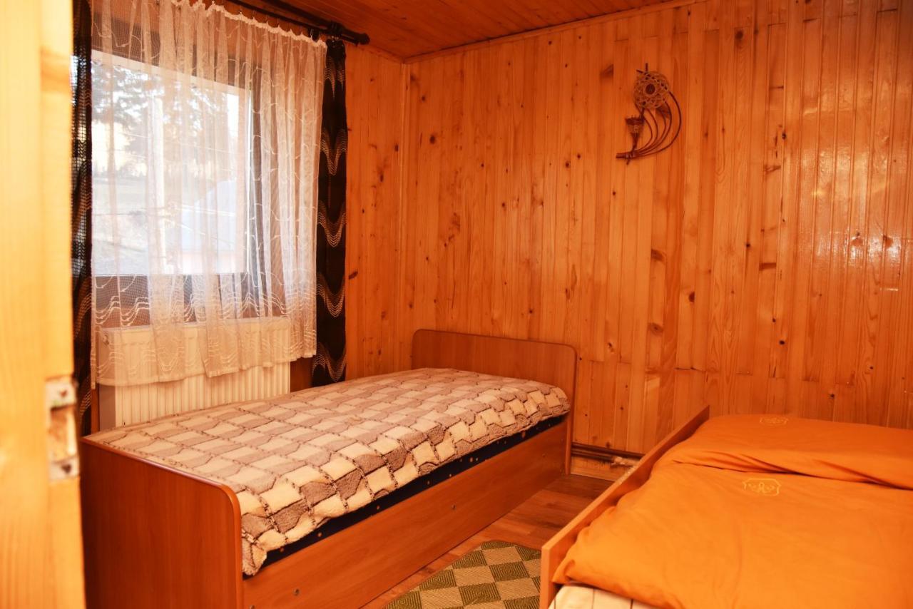 Guest House Mandrivnyi Rooms&Apartments Yasinia Esterno foto