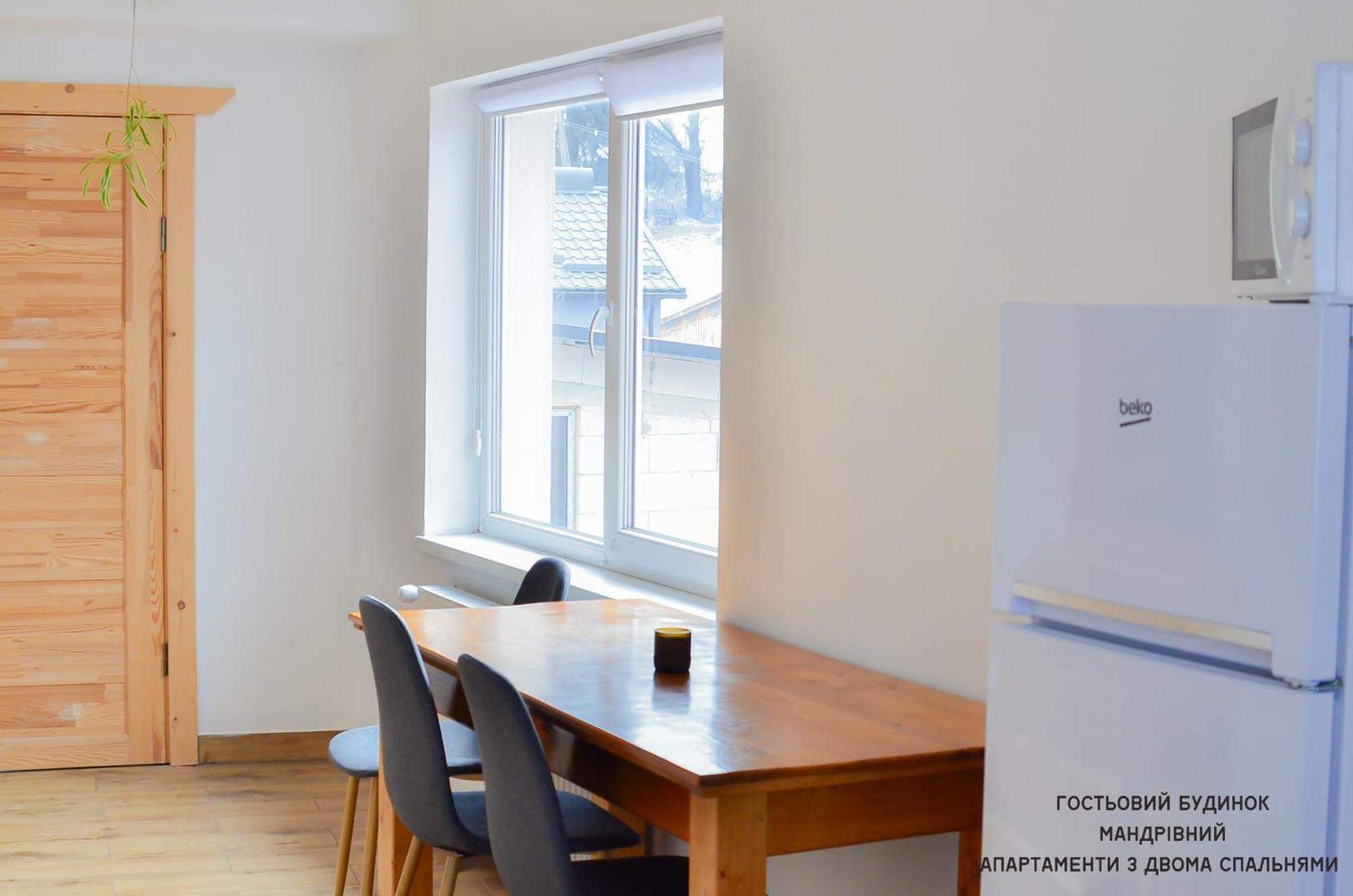 Guest House Mandrivnyi Rooms&Apartments Yasinia Esterno foto