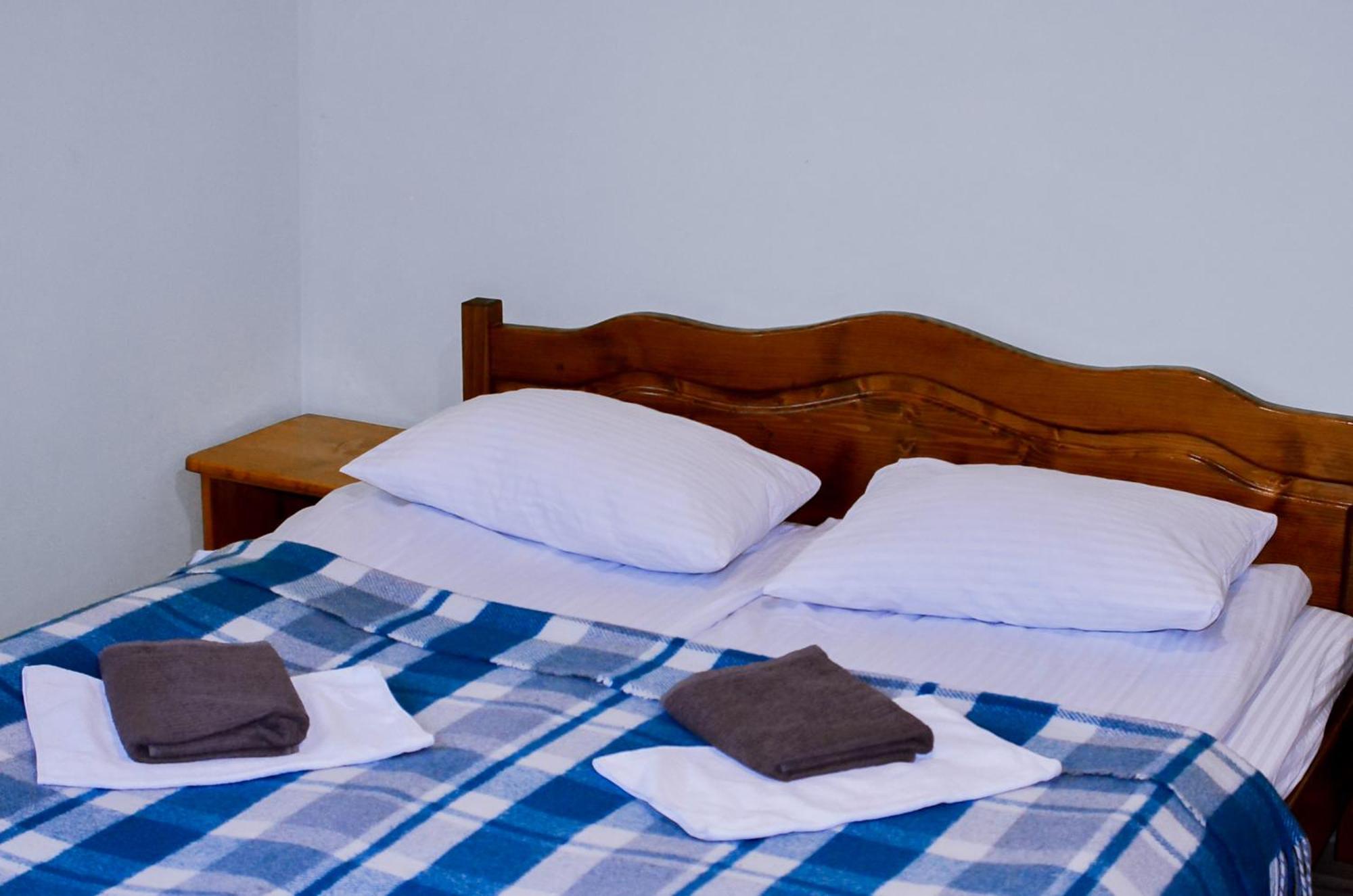 Guest House Mandrivnyi Rooms&Apartments Yasinia Esterno foto
