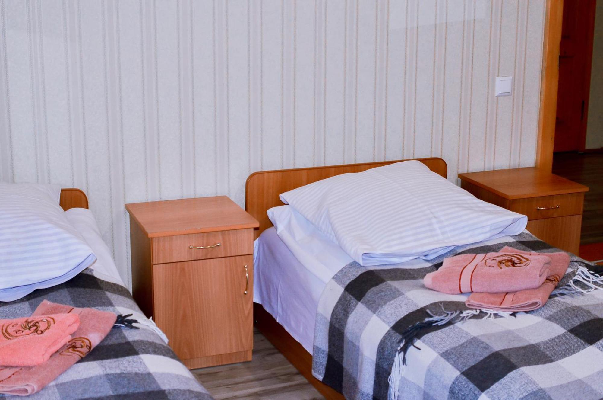 Guest House Mandrivnyi Rooms&Apartments Yasinia Esterno foto