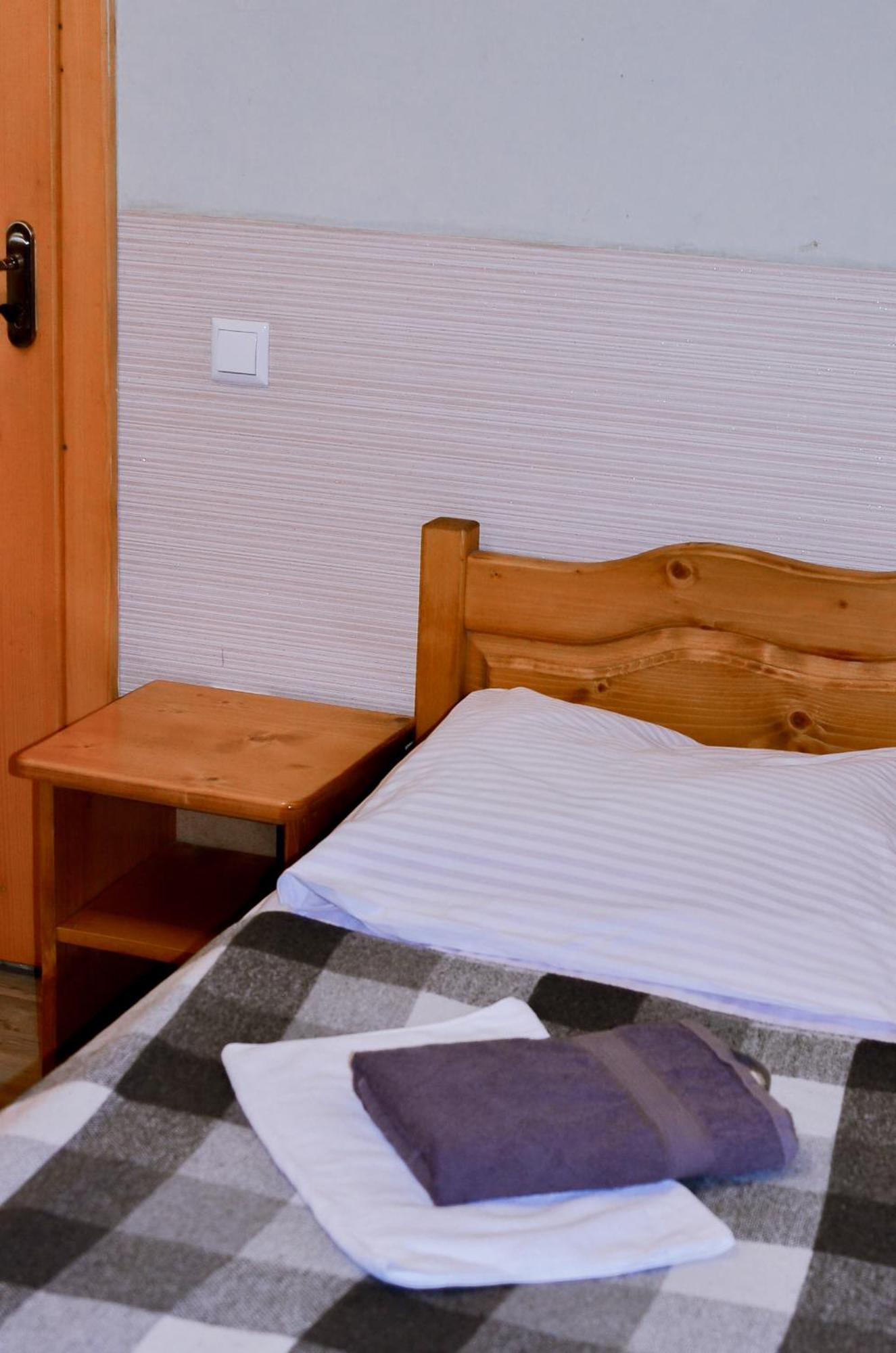 Guest House Mandrivnyi Rooms&Apartments Yasinia Esterno foto