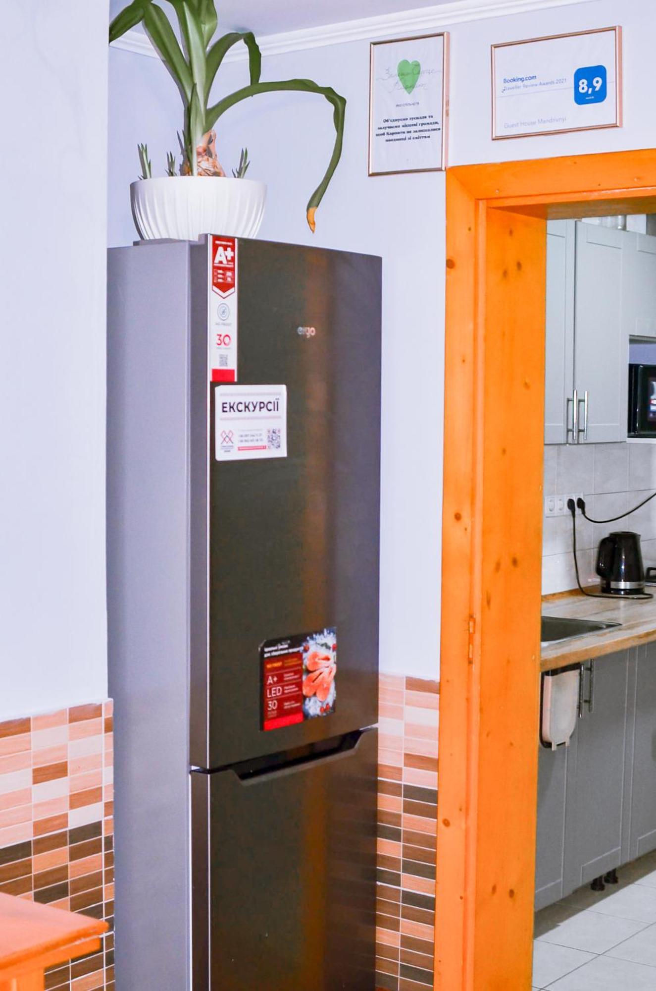 Guest House Mandrivnyi Rooms&Apartments Yasinia Esterno foto