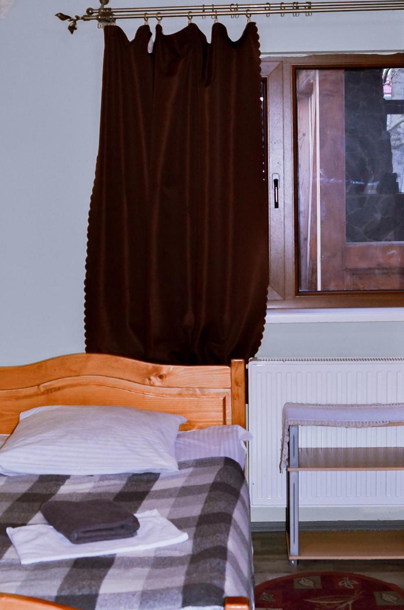 Guest House Mandrivnyi Rooms&Apartments Yasinia Esterno foto