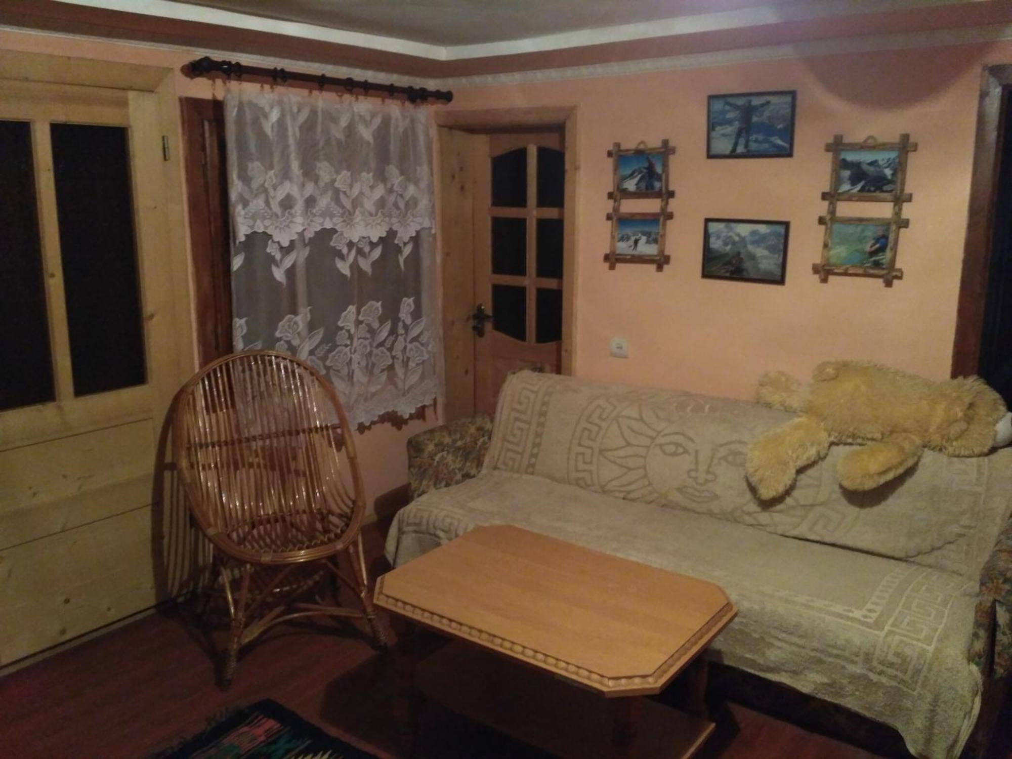 Guest House Mandrivnyi Rooms&Apartments Yasinia Esterno foto