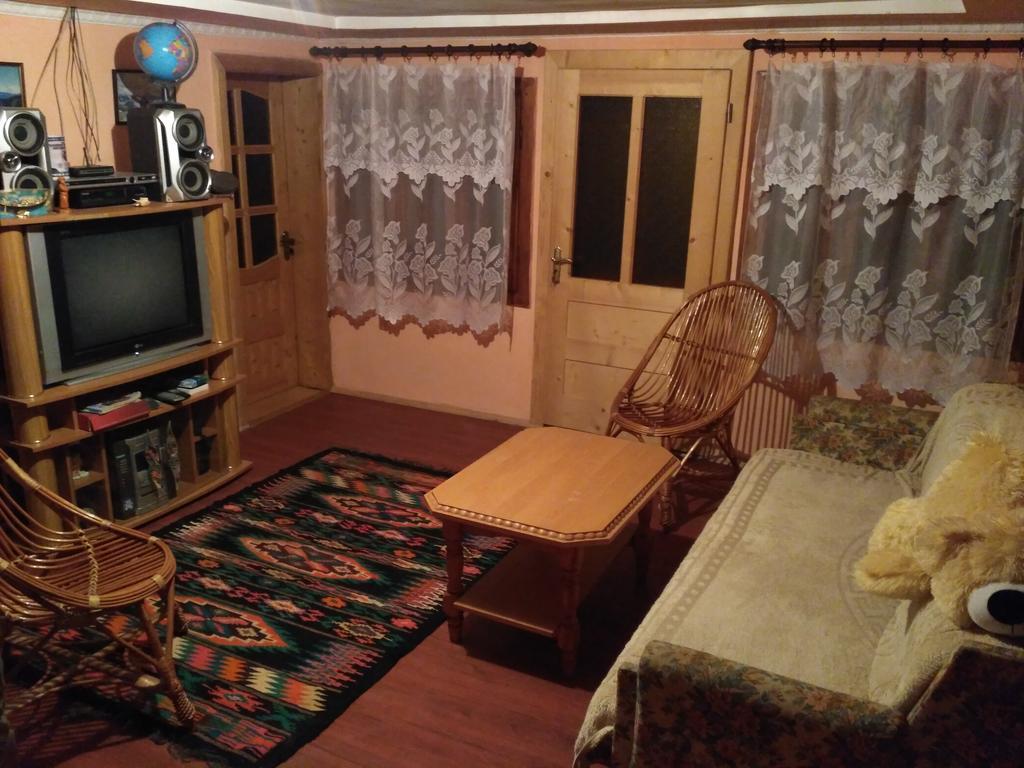 Guest House Mandrivnyi Rooms&Apartments Yasinia Esterno foto
