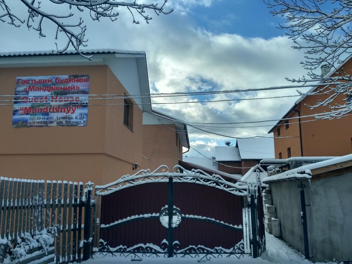 Guest House Mandrivnyi Rooms&Apartments Yasinia Esterno foto